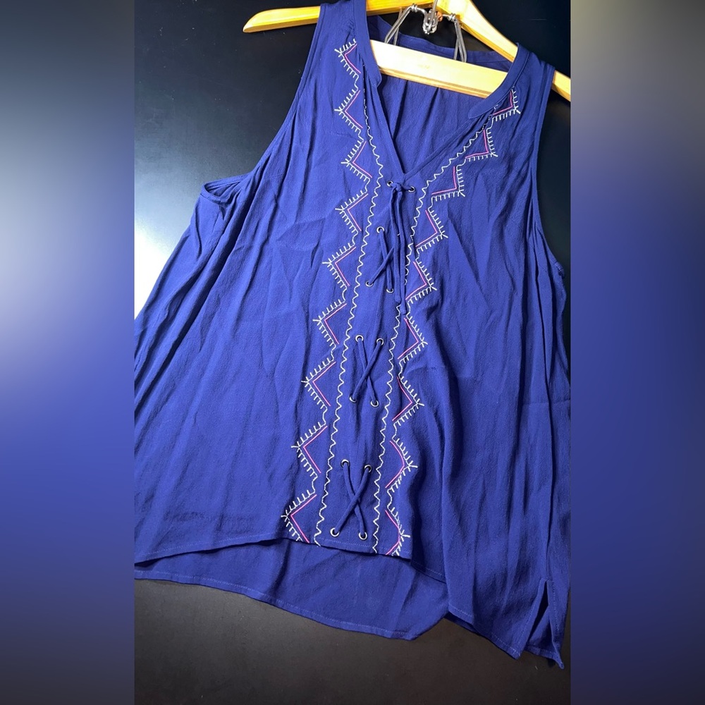 Dear John Navy Blue Sleevless Front Ties Long Sides Top Size XL EUC